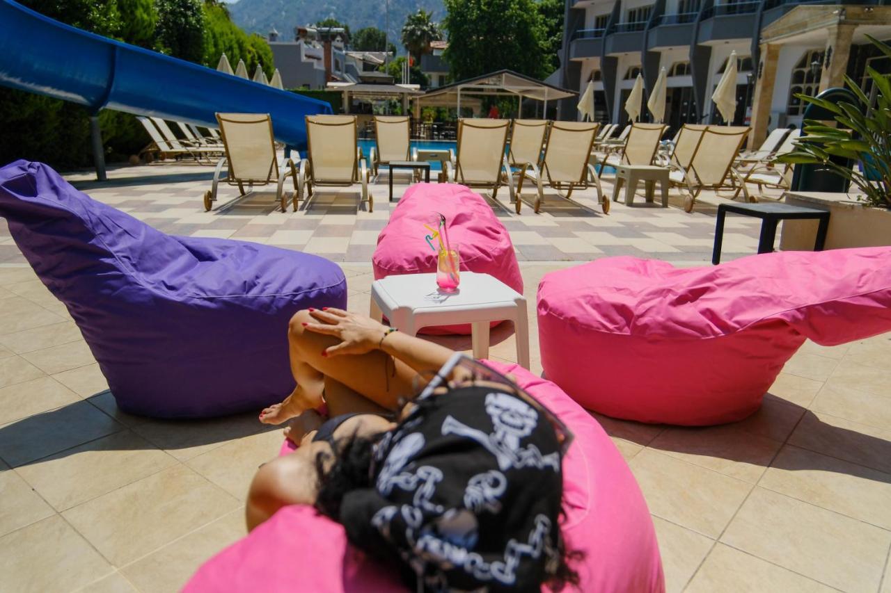 Club Selen Icmeler Hotel Bagian luar foto